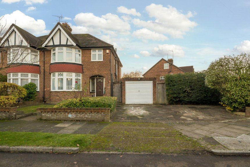 sold ainsdale crescent london 25110 - Gibbs Gillespie