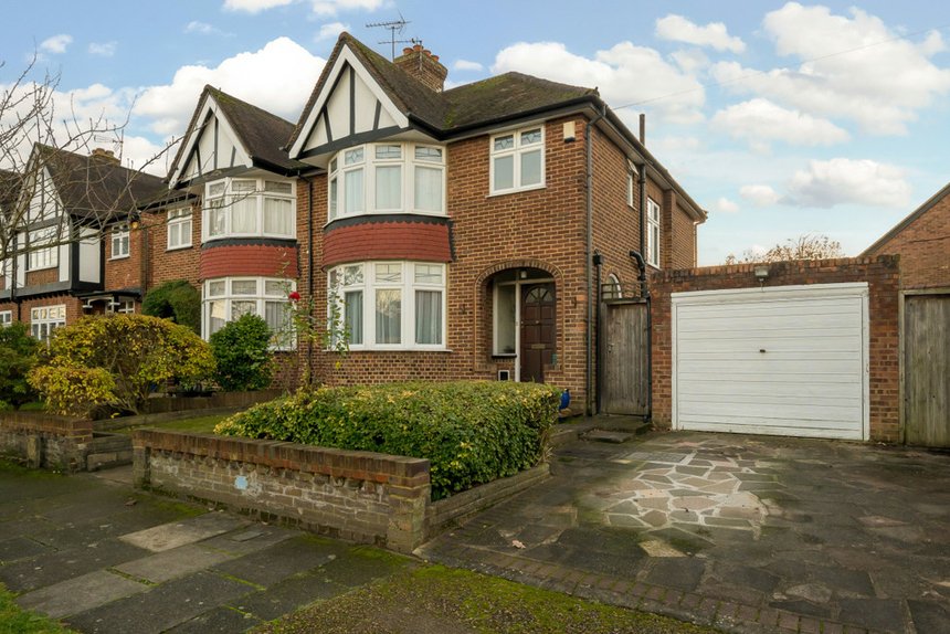 sold ainsdale crescent london 25110 - Gibbs Gillespie