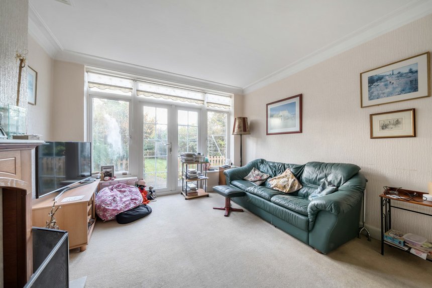 sold ainsdale crescent london 25110 - Gibbs Gillespie