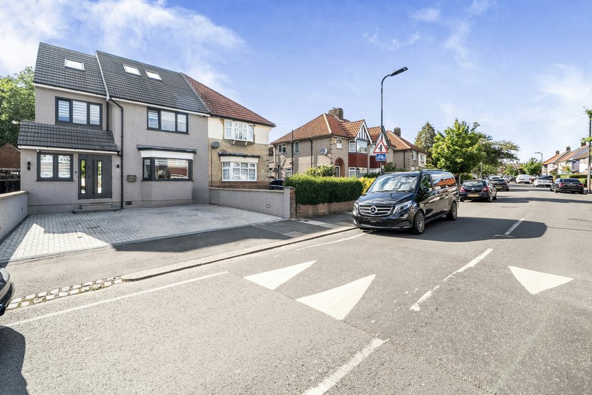 for sale laughton road london 25220 - Gibbs Gillespie