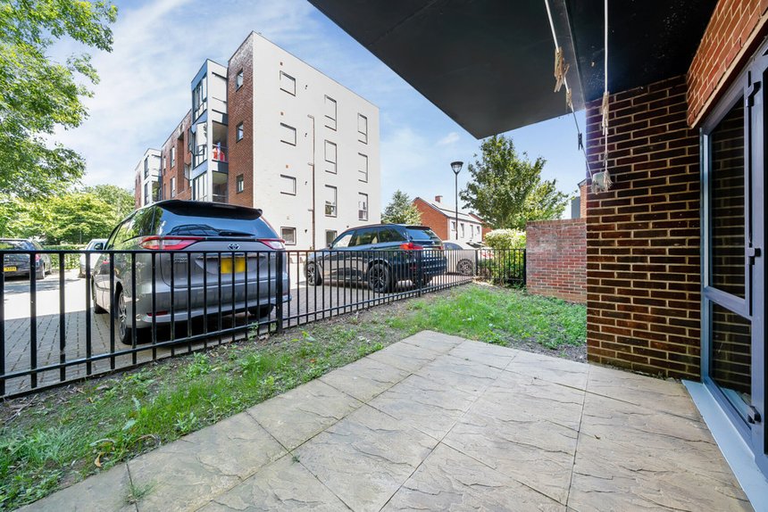 for sale brand avenue london 25322 - Gibbs Gillespie