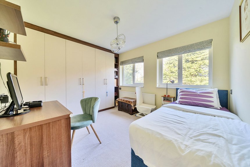 for sale eastglade london 25372 - Gibbs Gillespie