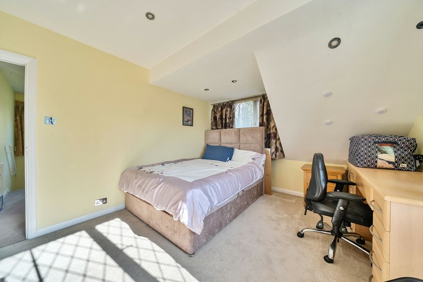 for sale eastglade london 25372 - Gibbs Gillespie