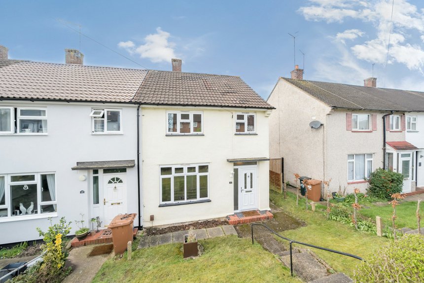 under offer blairhead drive london 25373 - Gibbs Gillespie