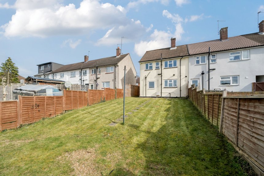 under offer blairhead drive london 25373 - Gibbs Gillespie