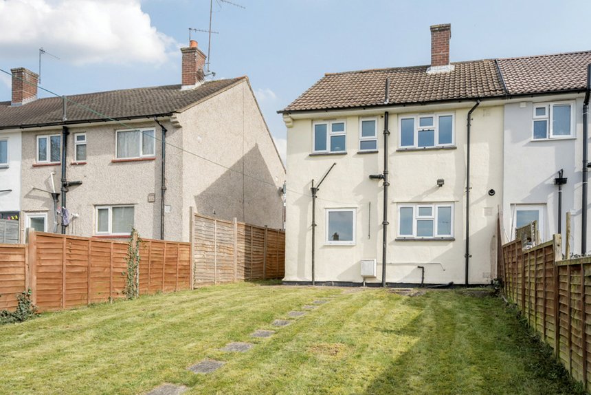 under offer blairhead drive london 25373 - Gibbs Gillespie