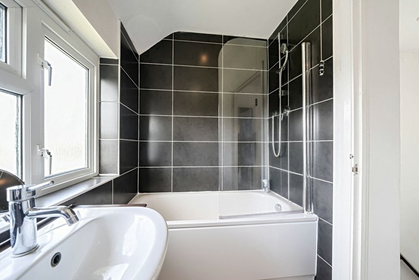 under offer blairhead drive london 25373 - Gibbs Gillespie