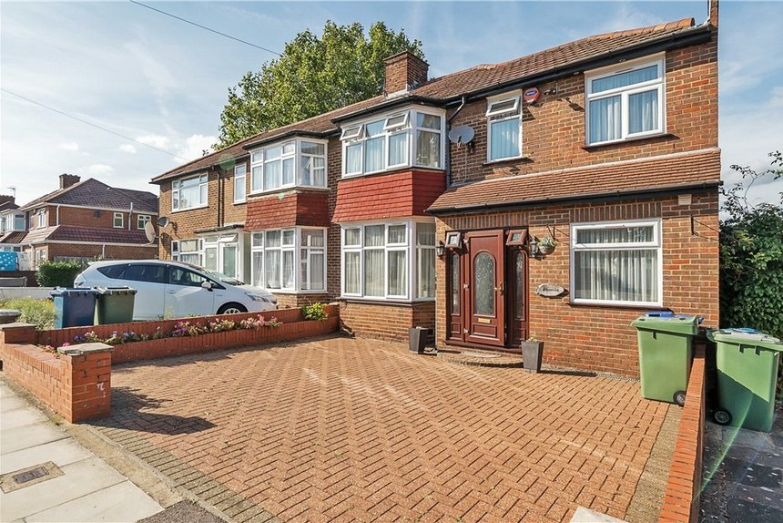 for sale broadcroft avenue london 25417 - Gibbs Gillespie