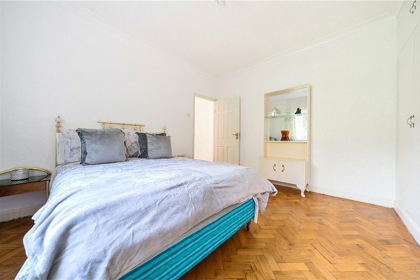 sold middle road london 25625 - Gibbs Gillespie