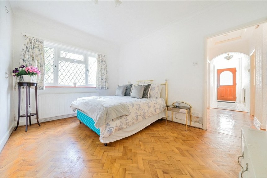 sold middle road london 25625 - Gibbs Gillespie
