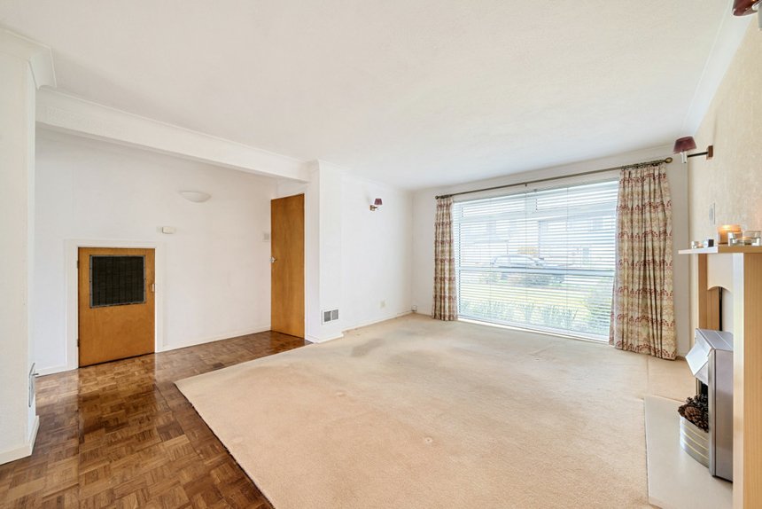 sold valley walk london 25944 - Gibbs Gillespie