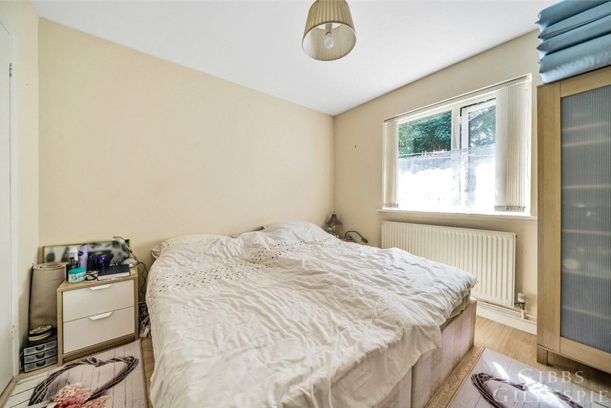 for sale abbeyfields close london 25999 - Gibbs Gillespie