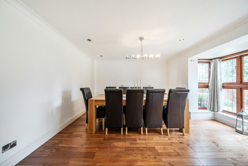 for sale davenham avenue london 26000 - Gibbs Gillespie