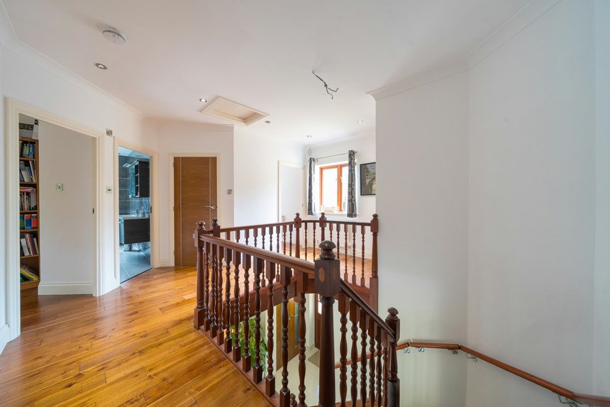 for sale davenham avenue london 26000 - Gibbs Gillespie