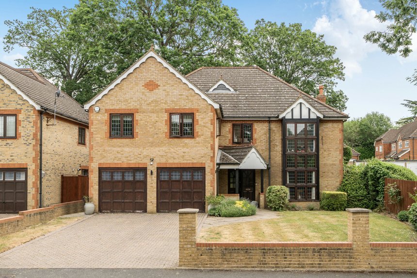 for sale davenham avenue london 26000 - Gibbs Gillespie