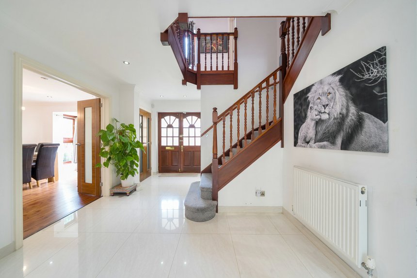 for sale davenham avenue london 26000 - Gibbs Gillespie