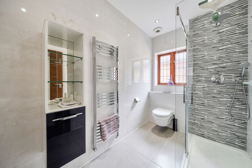 for sale davenham avenue london 26000 - Gibbs Gillespie