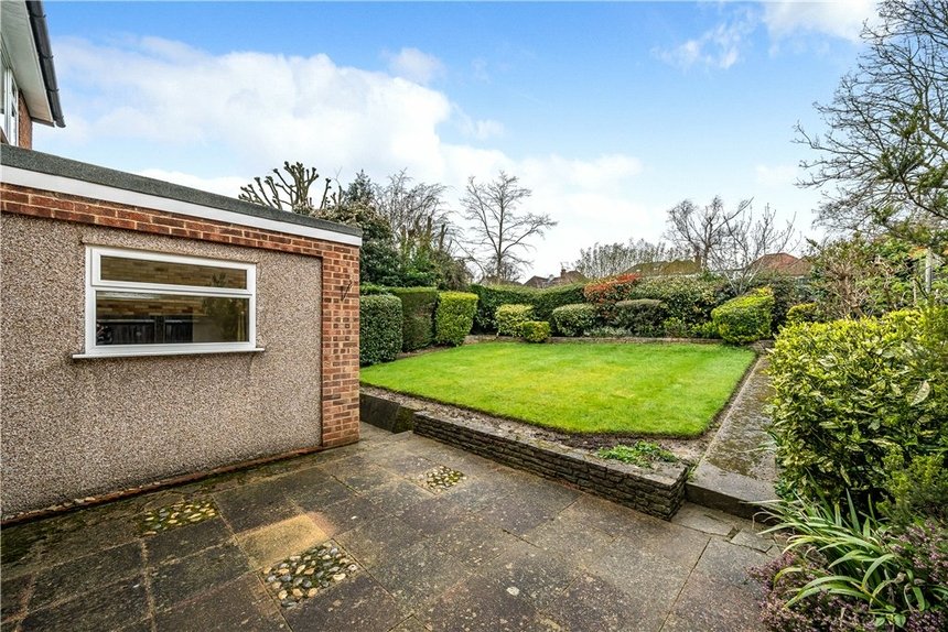 3 bedroom House for sale in Birchmead Avenue, Pinner, Middlesex, HA5