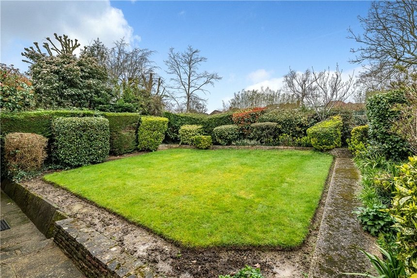 3 bedroom House for sale in Birchmead Avenue, Pinner, Middlesex, HA5