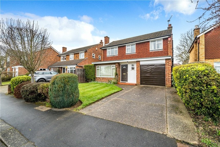 3 bedroom House for sale in Birchmead Avenue, Pinner, Middlesex, HA5