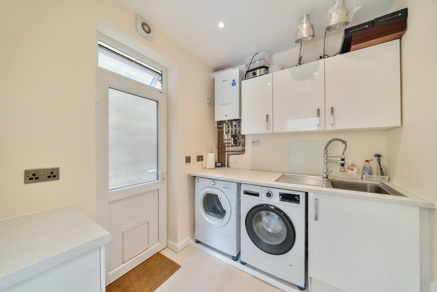 under offer hillside crescent london 26155 - Gibbs Gillespie