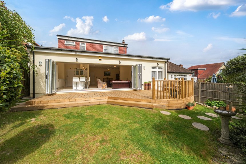under offer hillside crescent london 26155 - Gibbs Gillespie