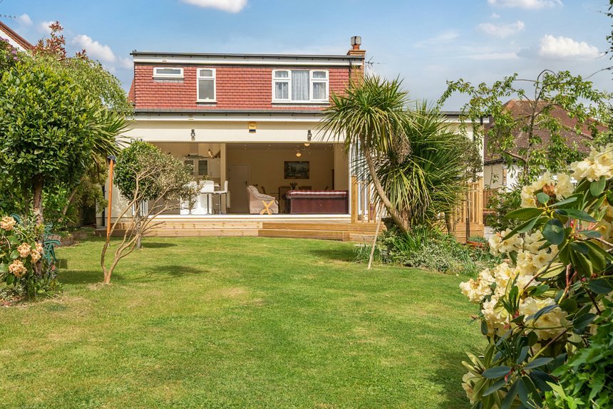 under offer hillside crescent london 26155 - Gibbs Gillespie