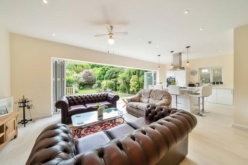 under offer hillside crescent london 26155 - Gibbs Gillespie