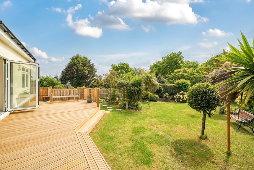 under offer hillside crescent london 26155 - Gibbs Gillespie