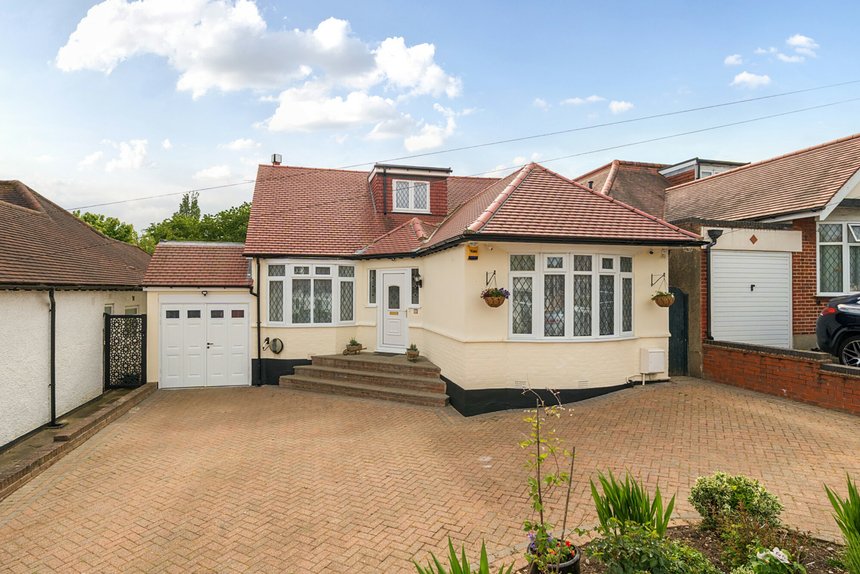 under offer hillside crescent london 26155 - Gibbs Gillespie