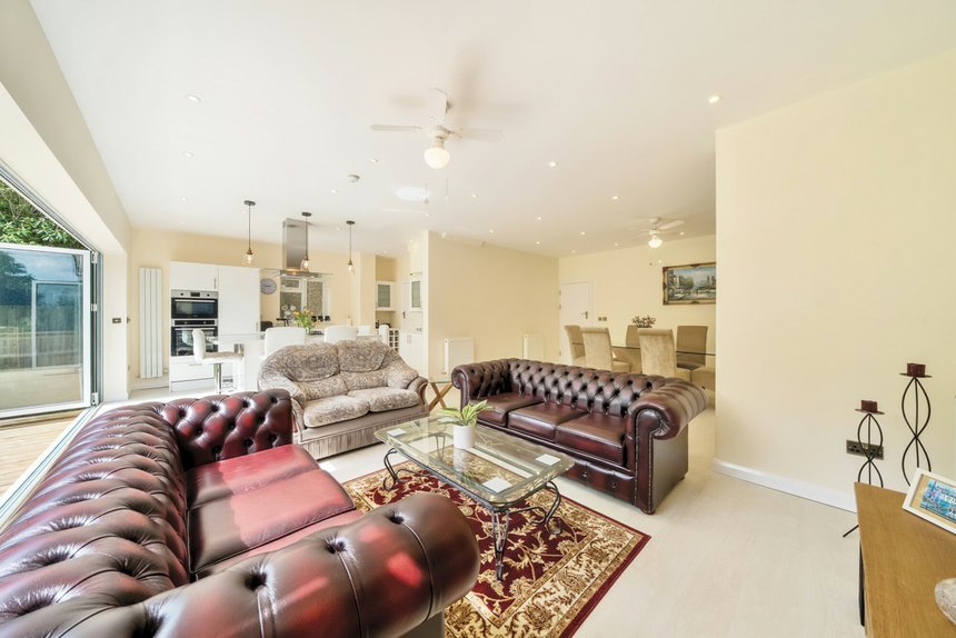 under offer hillside crescent london 26155 - Gibbs Gillespie