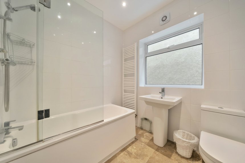 under offer hillside crescent london 26155 - Gibbs Gillespie