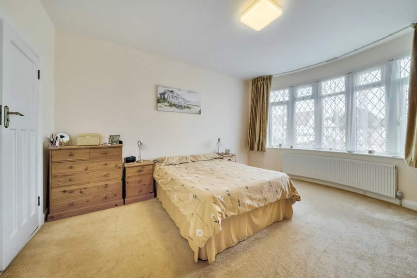 under offer hillside crescent london 26155 - Gibbs Gillespie