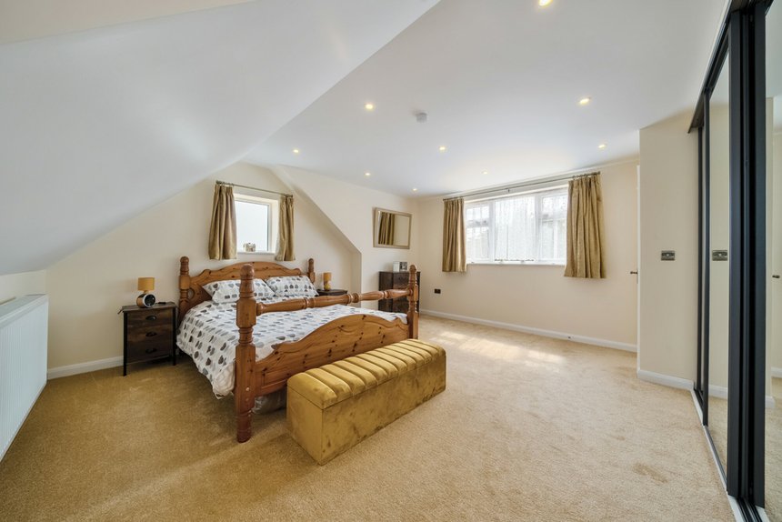 under offer hillside crescent london 26155 - Gibbs Gillespie