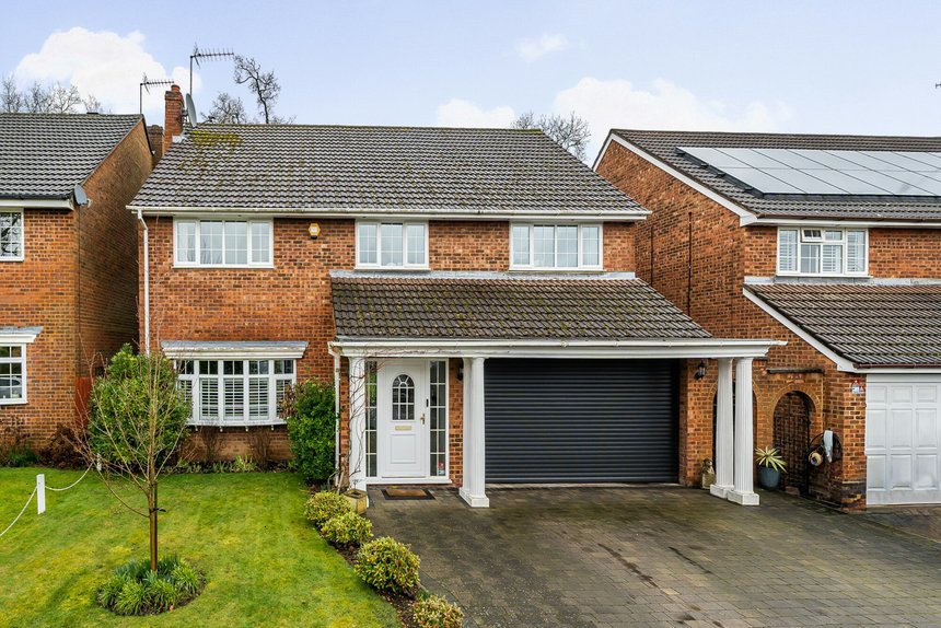 under offer bay tree walk london 26191 - Gibbs Gillespie