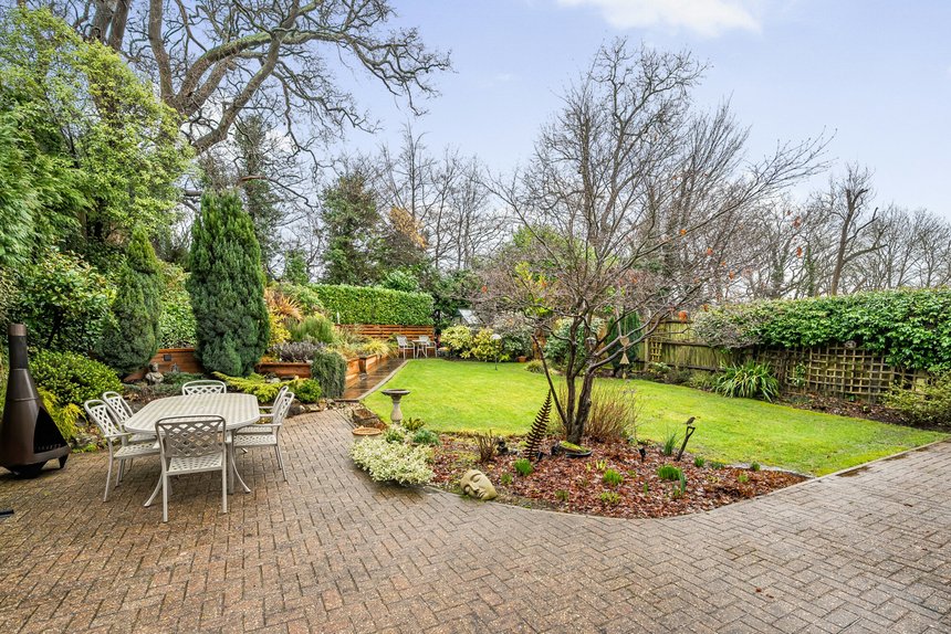 under offer bay tree walk london 26191 - Gibbs Gillespie