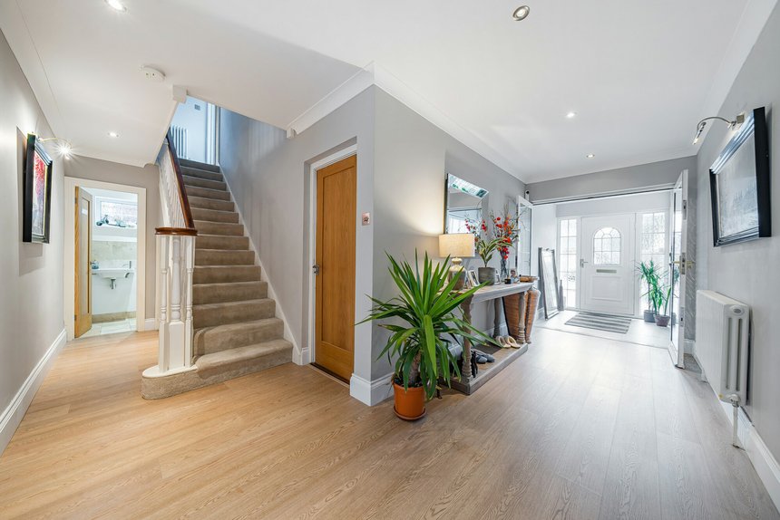 under offer bay tree walk london 26191 - Gibbs Gillespie