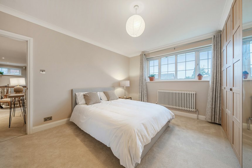 under offer bay tree walk london 26191 - Gibbs Gillespie