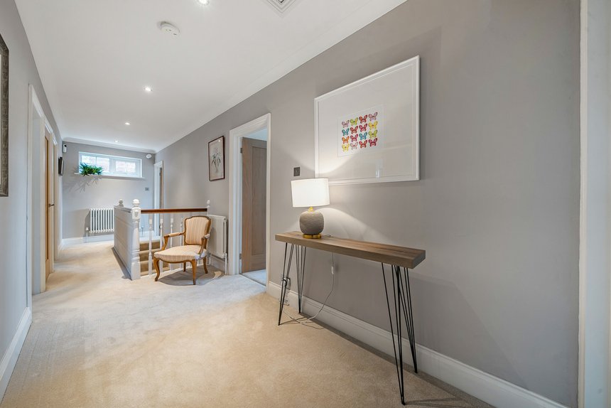 under offer bay tree walk london 26191 - Gibbs Gillespie