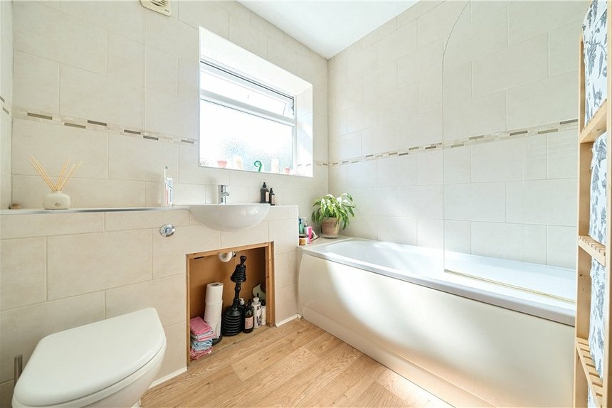 2 bedroom House for sale in Bridgwater Road, Ruislip, Middlesex, HA4
