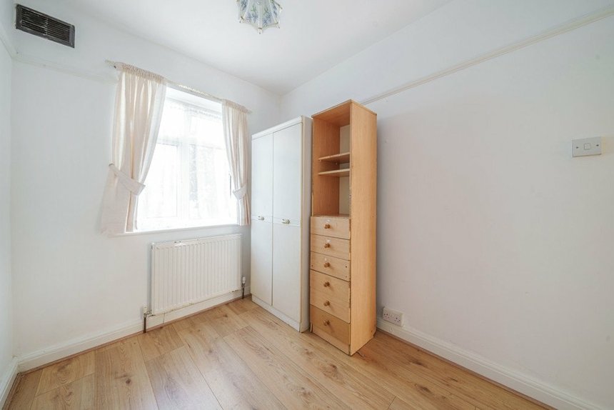 2 bedroom for sale in Connell Crescent, Ealing, London, W5 Gibbs Gillespie