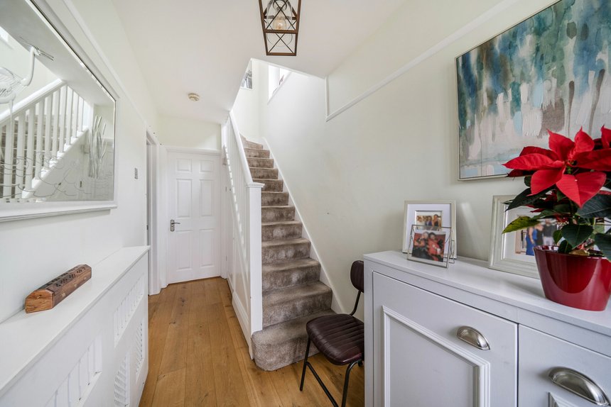 for sale almond close london 26384 - Gibbs Gillespie