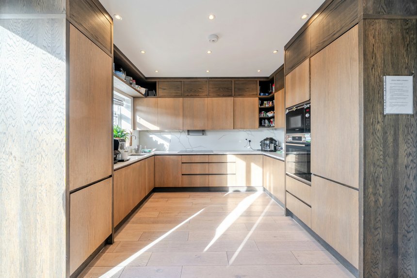 for sale hartland drive london 26511 - Gibbs Gillespie