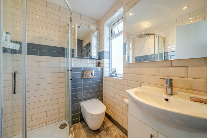 for sale hartland drive london 26511 - Gibbs Gillespie