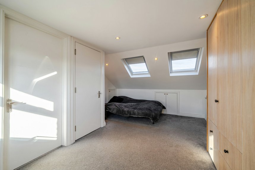 for sale hartland drive london 26511 - Gibbs Gillespie