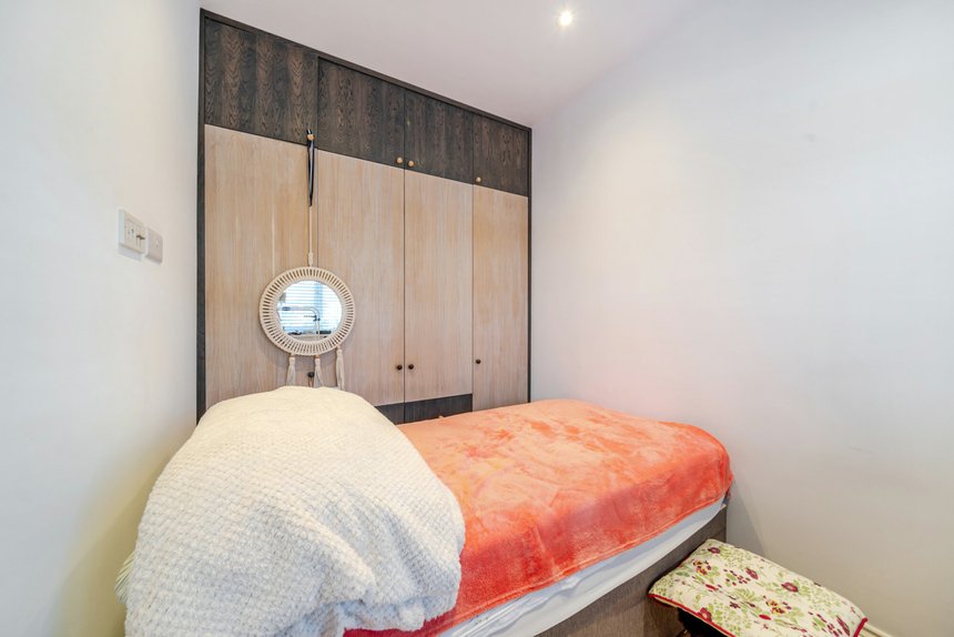 for sale hartland drive london 26511 - Gibbs Gillespie