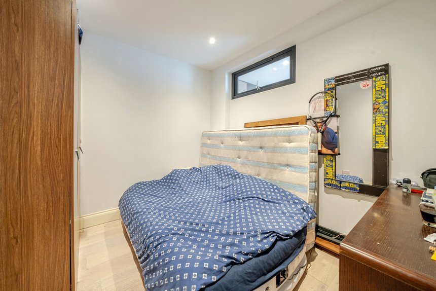 for sale hartland drive london 26511 - Gibbs Gillespie