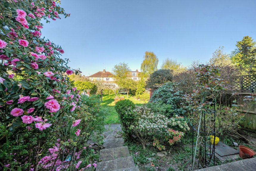 under offer chester drive london 26628 - Gibbs Gillespie