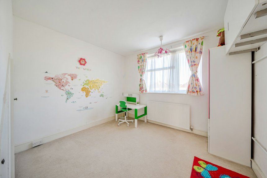 under offer chester drive london 26628 - Gibbs Gillespie