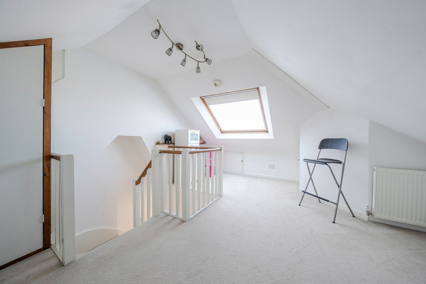 under offer chester drive london 26628 - Gibbs Gillespie